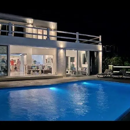 The Cosmopolitan Villa *