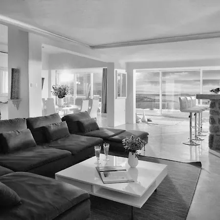 The Cosmopolitan Villa